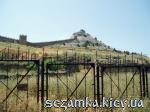 Вид територии крепости со тороны разваленной стены Генуэзская крепость  Достопримечательности Украины - Архитектурные сооружения  (2)