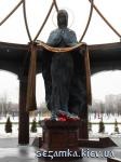 Монумент Богородицы Богородица на Троещине  Достопримечательности Киева - Памятники, барельефы  (194)