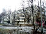 Вид со стороны входа общежитие "хрущевка панельная" Общежития  Кубанской Украины ул.
