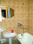 Ванная комната Зал (двухспальная кровать) посуточно двухкомнатная Дарница в Киеве