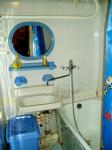 Ванная комната (зеркало, умывальник, ванна, шторка, полотенцесушитель) квартира на ночь киев