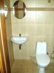 Гостевой туалет (унитаз, умывальник, зеркало) Двухкомнатная квартира , Дарницкий, ул  Бажана 12,