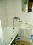 Ванная комната (ванна, умывальник, зеркало) Снять квартиру посуточно Киев Левобережная