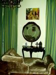 Зал (зеркало, картина, кресло) Двухкомнатная квартира , Шевченковский, ул  Довнар-Запольского 4,