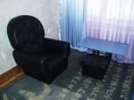 Комната 2 (кожаное кресло, журнальный столик) Трехкомнатная квартира , Днепровский, ул  В Совета 28,