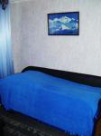 Комната 2 (двуспальная кровать) Трехкомнатная квартира , Днепровский, ул  В Совета 28,