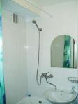 Ванная комната (умывальник, зеркало, ванна, шторка) квартиры посуточно на сутки