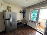 Кухня: холодильник, уголок Продажа 2 квартиры на Василенко 14Г