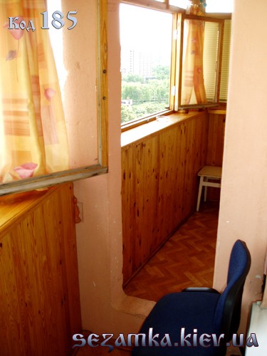 Двойной балкон Двойной балкон посуточно двухкомнатная Дарница в Киеве 