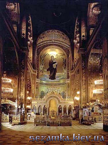 Вид храма изнутри Вид храма изнутри Владимирский собор УПЦ КП