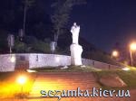 Общий вид памятника ночью Святого Андрея Первозанного  Достопримечательности Киева - Памятники, барельефы  (194)