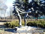 Скульптуры парка Отрадный    Достопримечательности Киева - 