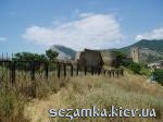 Вид вдоль стены Генуэзская крепость  Достопримечательности Украины - Архитектурные сооружения  (2)