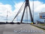 Правое основание выкрашено в сине-желтый цвет Московский мост  Достопримечательности Киева - Мосты, путепроводы  (29)