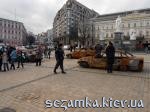 Сгоревшие автомобили из Мариуполя Выставка оружия РФ из зоны АТО  Приколы - События Киева  (11)